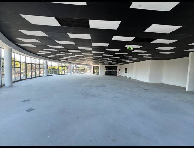 915M² WAREHOUSE TO LET IN LASER PARK